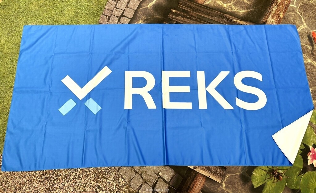 Reks logoga rätik